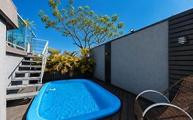 Duplex com piscina na praia de Bombinhas